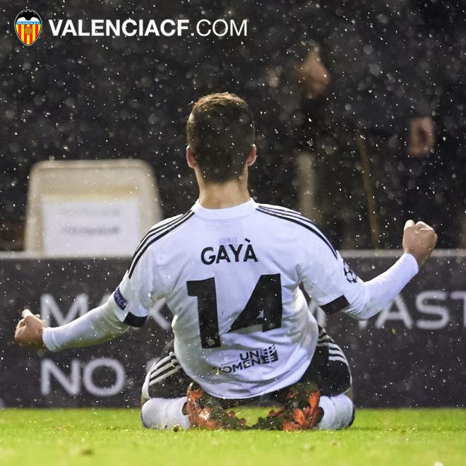 Gayà celebra su gol contra el Gent en octubre de 2015. (Foto: Valencia CF)