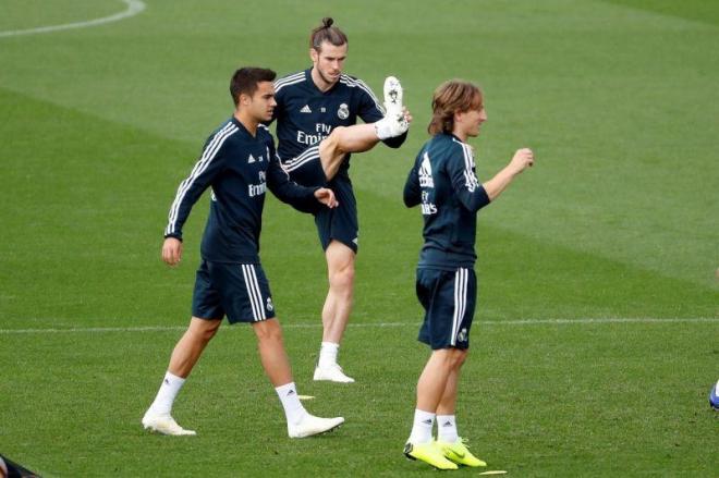 Reguilón, Bale y Modric, en un entrenamiento del Real Madrid.