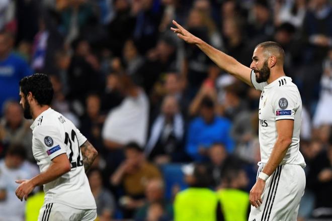 Benzema celebra su gol en el Real Madrid-Viktoria Plzen de Champions League.