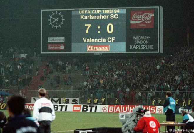 Karlsruher - Valencia, 7-0 la peor noche europea en la historia del Valencia CF. (Foto: FansClub Baviera's Red Giant)