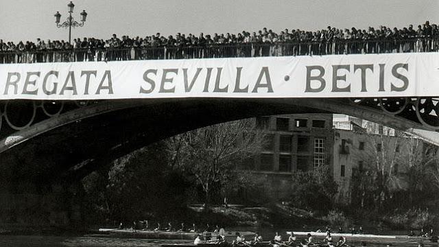 Imagen de la regata Sevilla-Betis en 1960.