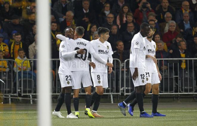 El Valencia CF celebra el gol de Batshuayi contra el Young Boys (Foto: Valencia CF).