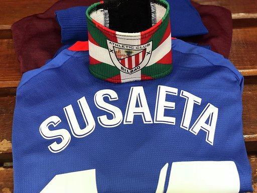 Camiseta de Markel Susaeta con el brazalete de capitán (Foto: Athletic Club).