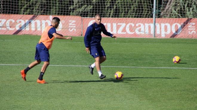 Dani Romera y Ager Aketxe durante un entrenamiento (Cádiz CF).