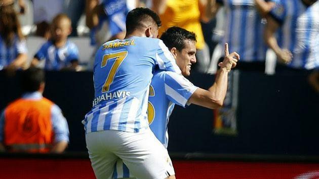 Juanmi y Samu García celebran un gol con el Málaga.