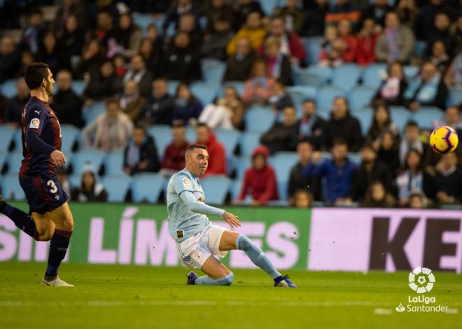 Aspas, justo antes de anotar el segundo gol ante el Éibar (Foto: LaLiga).