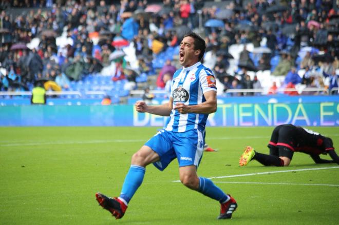 Pedro celebra el segundo gol del Deportivo contra el Reus (Foto: Iris Miquel).
