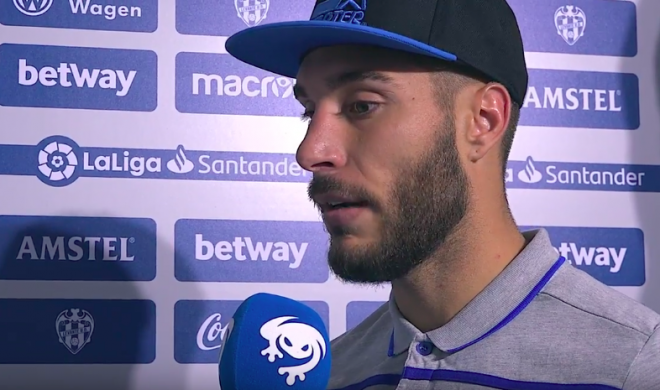 Rubén Rochina tras el partido.