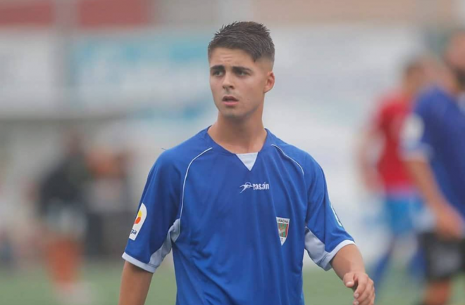 Iago Novo, futbolista del Laracha (Foto: Iago Novo IG).