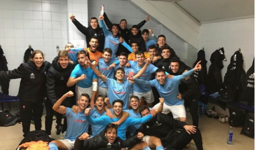 El Juvenil celebrando su victoria ante el Deportivo (Foto: Instagram).