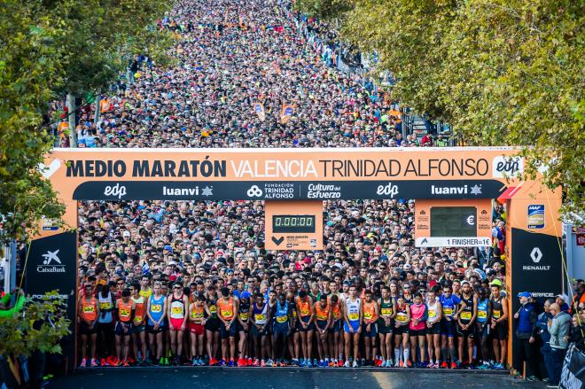 Inicio del Medio Maratón Valencia de 2018.