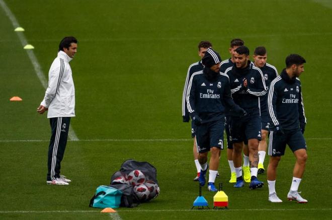 Solari dirige un entrenamiento del Real Madrid tras la destitución de Julen Lopetegui.
