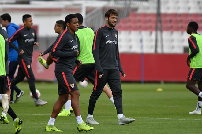 Luis Muriel y Mudo Vázquez en el entrenamiento de este miércoles. (Foto: Kiko Hurtado).