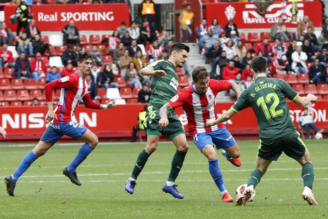 Lance del Sporting-Eibar de la Copa del Rey 2018/2019 (Foto: Luis Manso)