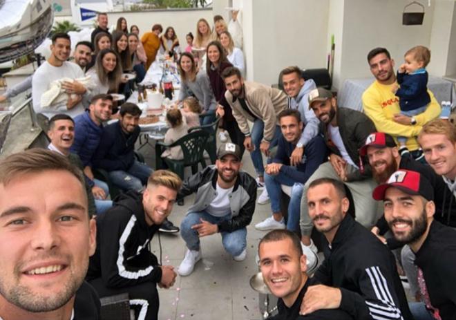 Los jugadores del Cádiz celebran el cumpleaños de la novia de Carrillo (Foto: carric9).