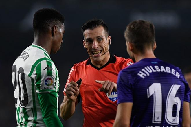 Xavier Estrada Fernández, durante un Betis-Celta (Foto: Kiko Hurtado).