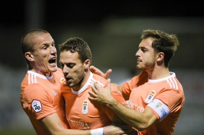 Los jugadores del Vetusta celebran el tanto de Casi ante el Gernika (Foto: ROV).