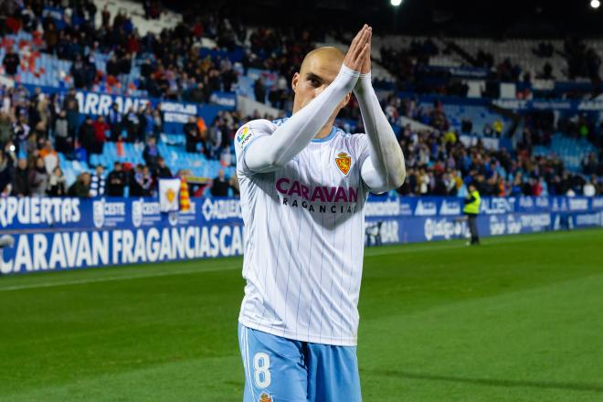 Pombo pide perdón a la afición tras el partido frente al Granada (Foto: Daniel Marzo).