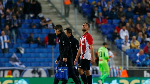Yeray Alvarez se retiraba lesionado de Cornellá ante el espanyol (Foto: LaLiga Santander).