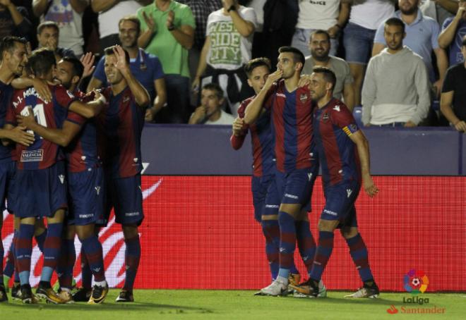 Chema celebra su primer gol en Primera División contra la Real Sociedad. Foto: LaLiga