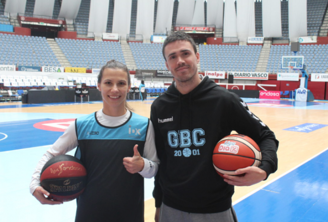 Iva Brkic junto a Dani Pérez, base del Delteco GBC.
