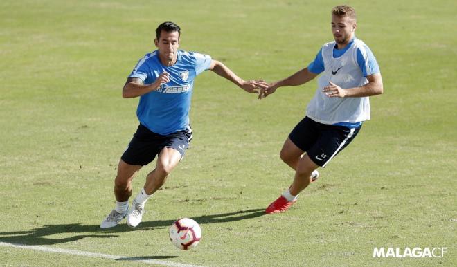 Luis Hernández, en un entrenamiento junto a Ontiveros (Foto: Málaga CF).