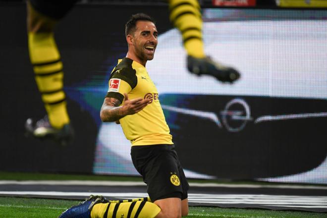 Paco Alcácer celebra su gol en el Dortmund-Bayern.