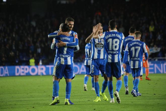 Quique celebra su gol contra el Oviedo junto a Domingos Duarte (Foto: Iris Miquel).
