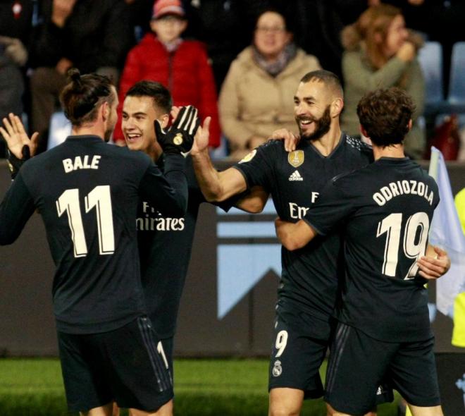 Los jugadores del Real Madrid celebran uno de los goles al Celta.