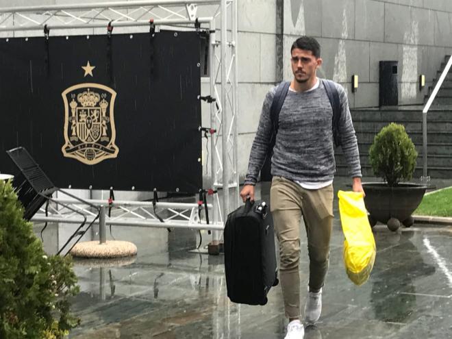 Pablo Fornals llega a la concentración de la Selección española.