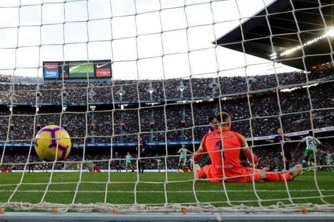 El gol del Junior en el Barcelona-Betis.