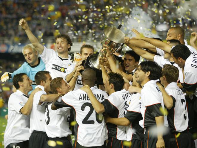 El Valencia CF se proclamó campeón de Liga en 2001-02.