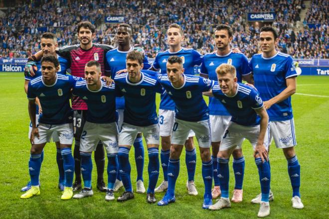 Once inicial del Real Oviedo ante el Sporting (Foto: Luis Manso).