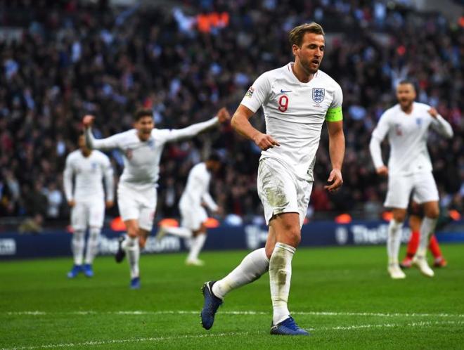Kane celebra un gol con Inglaterra