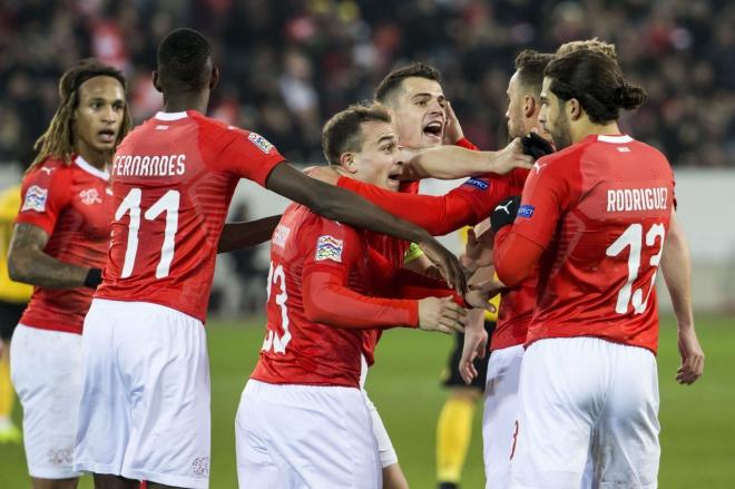 Los jugadores de Suiza celebran uno de los goles en la fase de clasificación de la Eurocopa 2020.