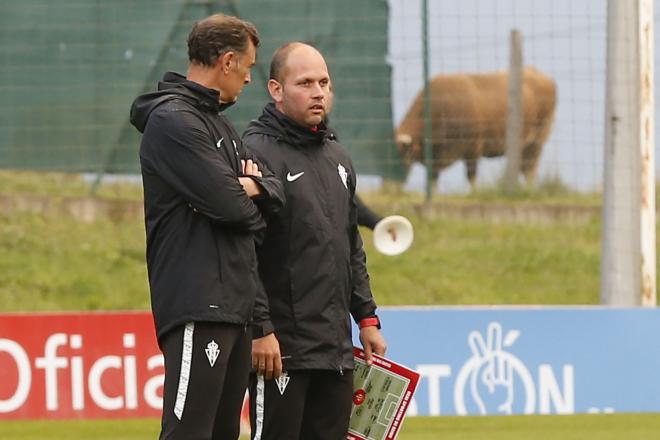 Javi López junto a José Alberto López, en Mareo (Foto: Luis Manso).