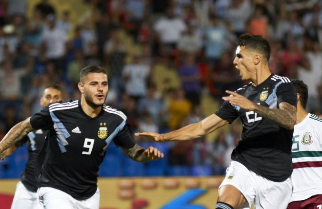 Lamela e Icardi celebran un gol con Argentina.