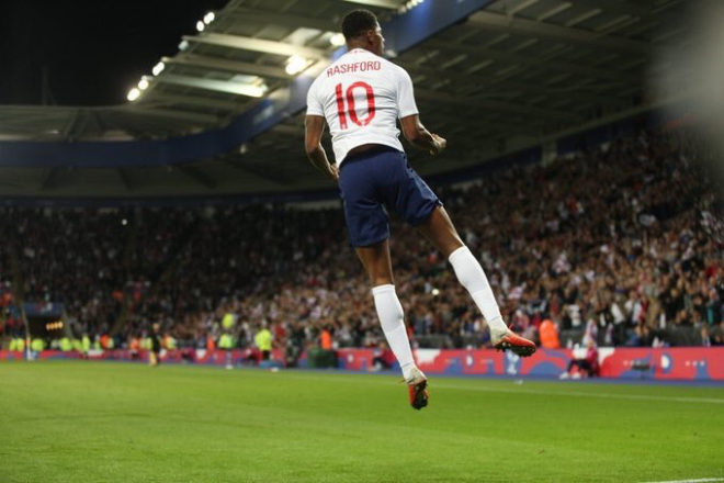 Rashford celebrando un gol con la selección inglesa
