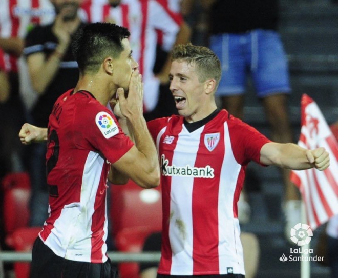 Yuri e Iker Muniain en la celebración de un gol en San Mamés (FOTO: @yuriberchiche)