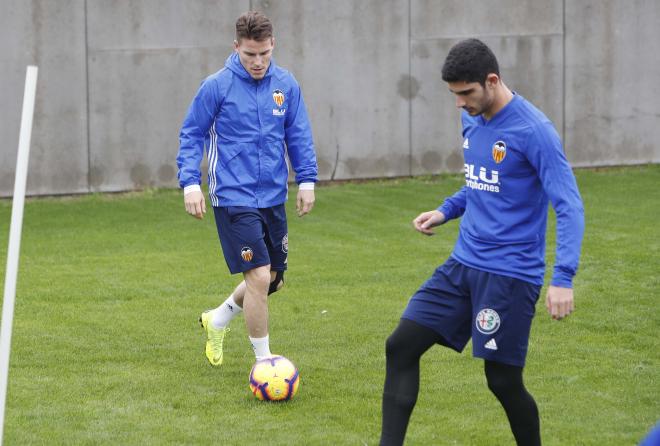 Guedes en un entrenamiento del Valencia CF (Foto: David González).