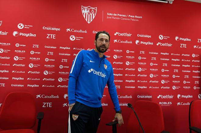 Pablo Machin, en la rueda de prensa previa al Sevilla-Valladolid (Foto: Kiko Hurtado).