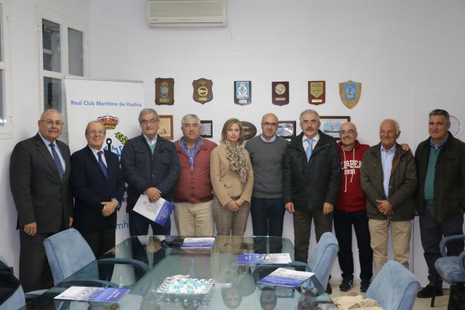 Reunión en el Club Náutico de Huelva.