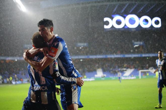 Carlos Fernández celebra su gol ante Osasuna (Foto: Iris Miquel).