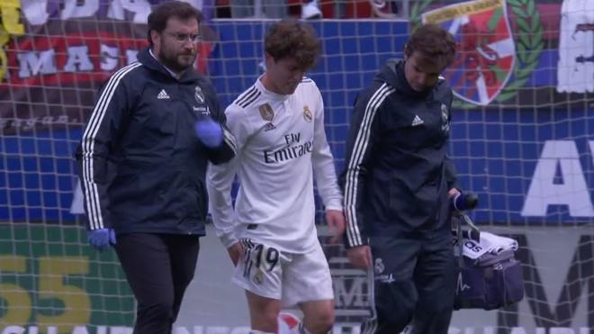 Odriozola se marchó lesionado de Ipurua (Foto: EFE)