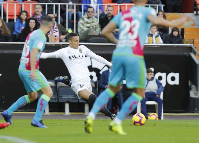 Rodrigo en el Valencia-Rayo. (Foto: David González)