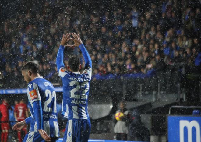 Pablo Marí celebra el segundo gol en el Dépor-Osasuna (Foto: Iris Miquel).