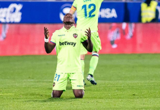 Boateng celebra su gol en Huesca. (Foto: LaLiga)