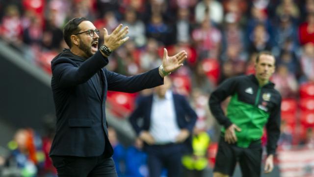 Pepe Bordalás gesticula en el partido ante el Athletic Club en San Mamés (Foto: LaLiga).