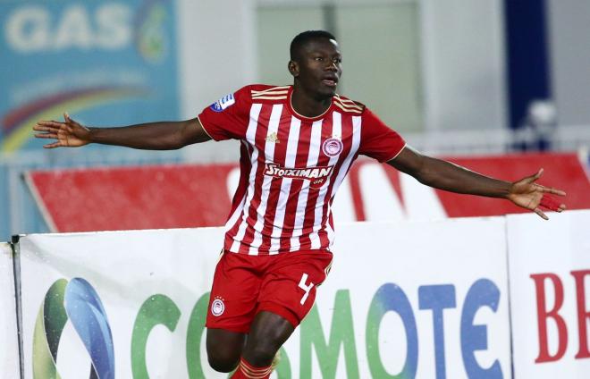 Camara celebra el gol del Olympiacos ante el Atromitos (Foto: Olympiacos).