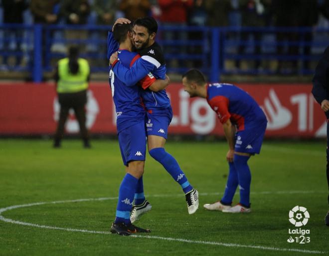 Los jugadores del Extremadura celebran la victoria ante el Málaga (Foto: LaLiga).